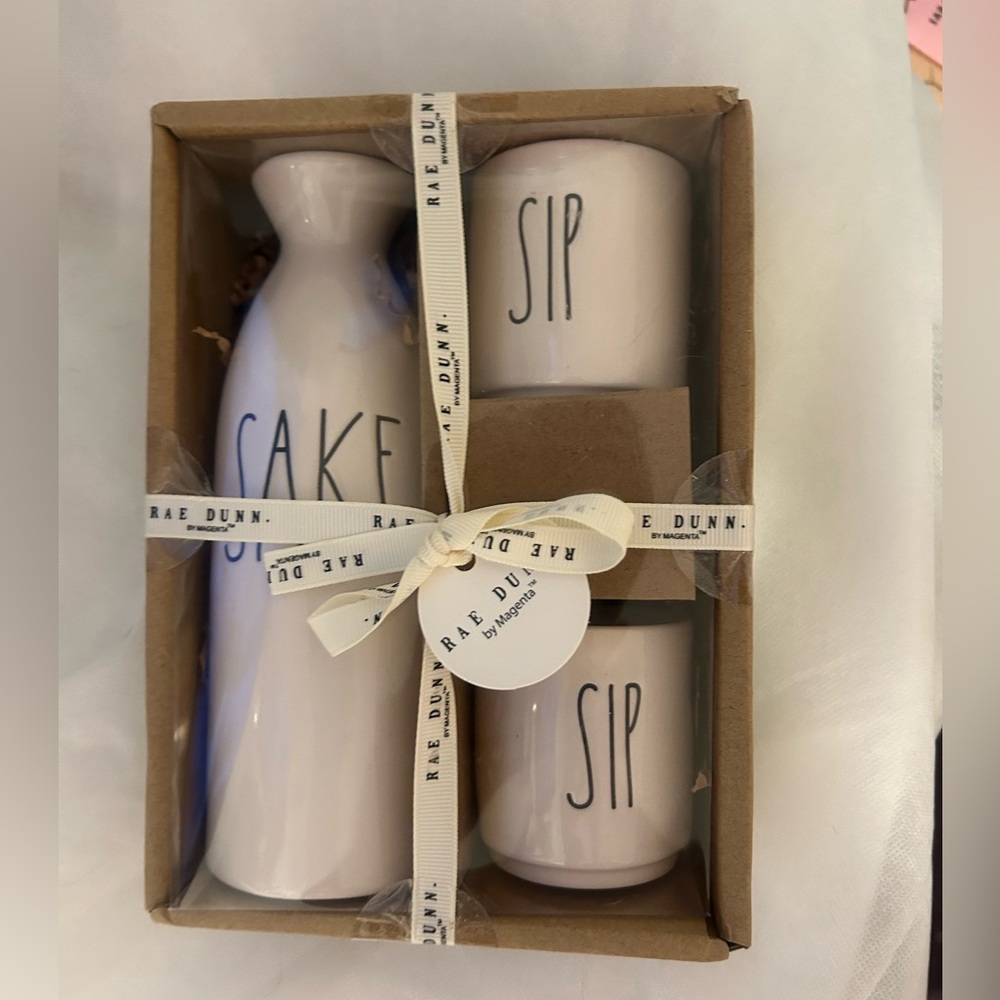 NIB Rae Dunn Sake gift set.